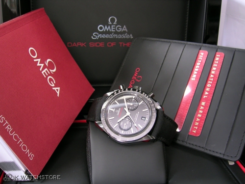 OMEGA SPEEDMASTER DARK SIDE OF THE MOON 2014 5_9af39e.jpg