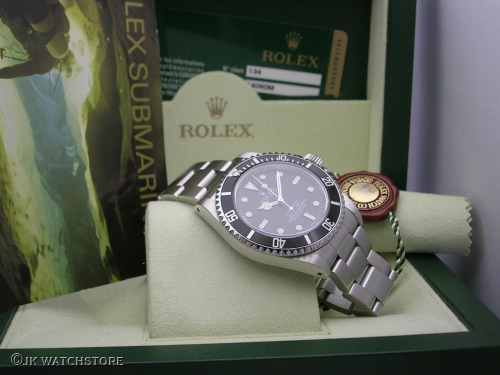 ROLEX SUBMARINER NO-DATE 14060M 2010 DSCN0806_e01eda.JPG