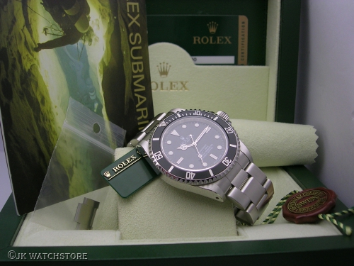 ROLEX SUBMARINER NO-DATE 14060M 2008 DSCN1084_f0491d.JPG