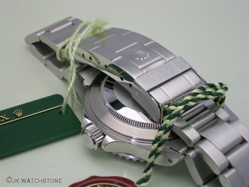 ROLEX SUBMARINER 14060M 2010 DSCN1491_e4bd03.JPG