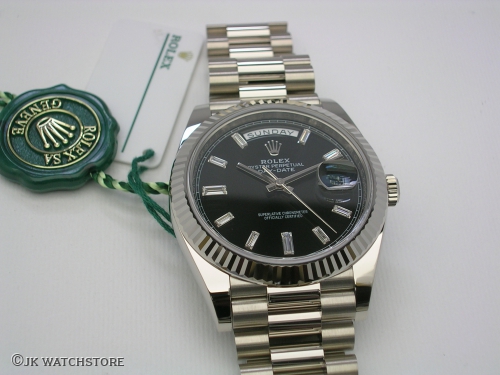 ROLEX DAY-DATE 228239 2021 BLACK DIAL SET WITH 10 BAGUETTE-CUT DIAMONDS DSCN2052_6520c8.JPG