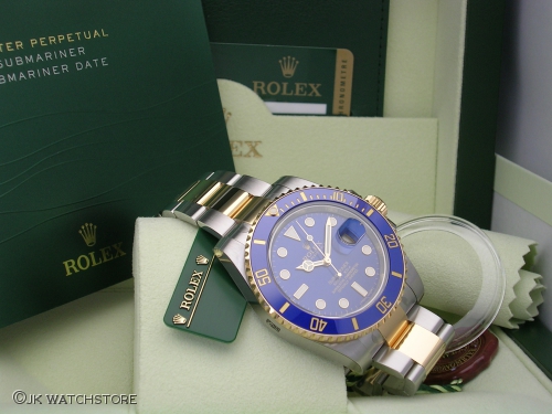 ROLEX SUBMARINER 116613LB 2014 DSCN2244_d6319f.JPG