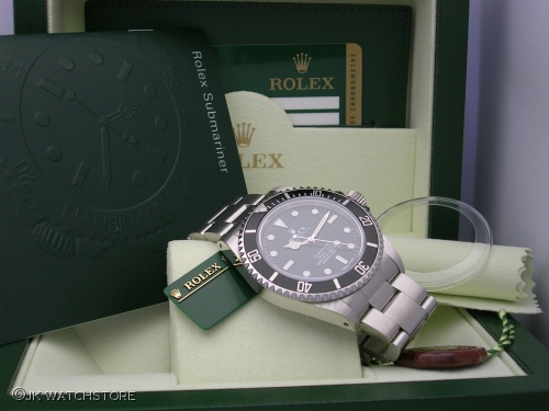 ROLEX SUBMARINER 14060M 2011 DSCN2363_86aef0.JPG