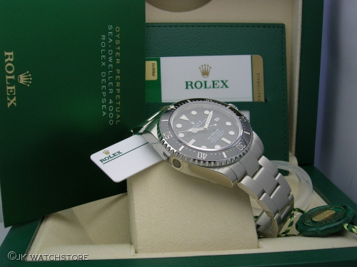 ROLEX SEADWELLER 116600 2016 DSCN5505_9cb8bc.JPG