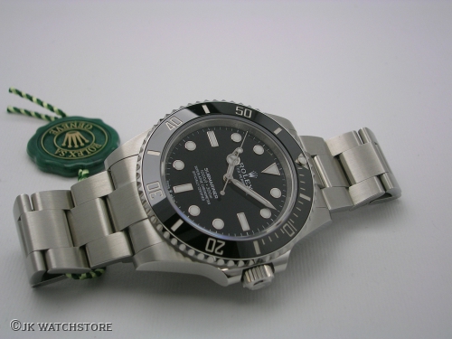 ROLEX SUBMARINER 124060 2026  DSCN7005_fbadc9.JPG