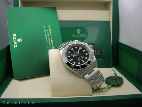 ROLEX SUBMARINER 124060 2026  DSCN7011_1229b2.JPG