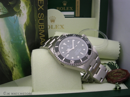 ROLEX SUBMARINER 14060M 2011 NOS DSCN7388_a4013a.JPG