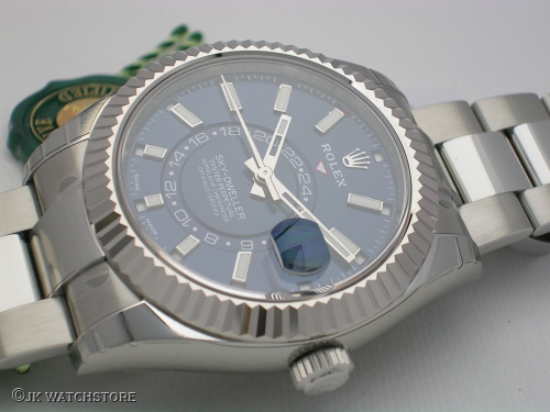 ROLEX SKYDWELLER 326934 2017 BLUE DIAL DSCN7573_f23599.JPG