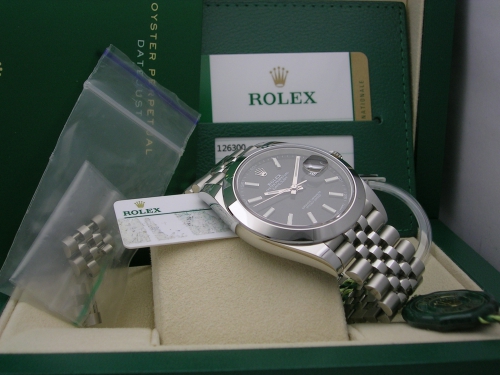 ROLEX DATEJUST 41 126300 2017  BLACK DIAL JUBILEE DSCN9309_d0f8c5.JPG