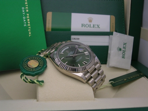 ROLEX DAY-DATE 228239  2016 GREEN ROMAN DIAL DSCN9390_d802c9.JPG