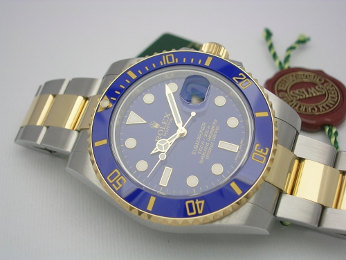 ROLEX SUBMARINER 116613LB 2013 OLD-FLAT BLUE SMURF DIAL DSCN9520_1c1dbf.JPG