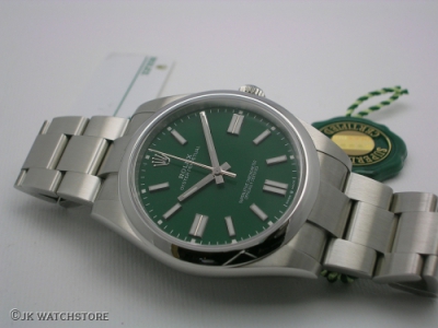 ROLEX OYSTER-PERPETUAL 41MM 124300 GREEN DIAL 2025