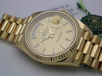 ROLEX DAY-DATE 40  228238  2017 CHAMPAGNE DIAL